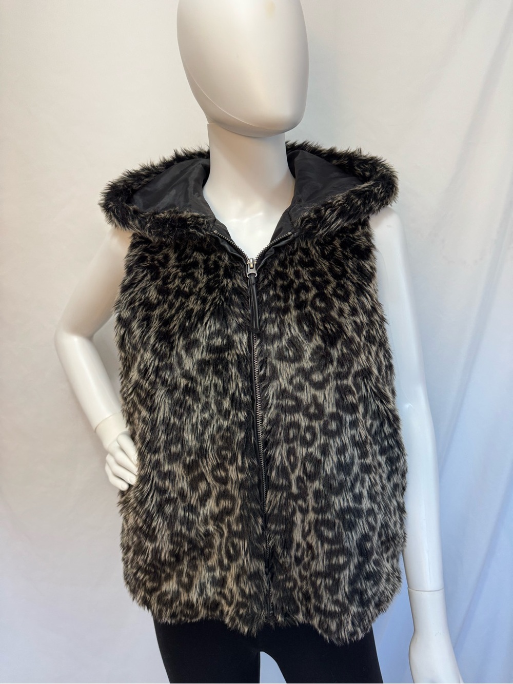 Jolt Leopard Print Faux Fur Hooded Full Zip Hand Pockets Vest